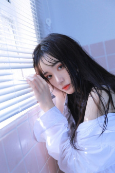 白丝下面出水